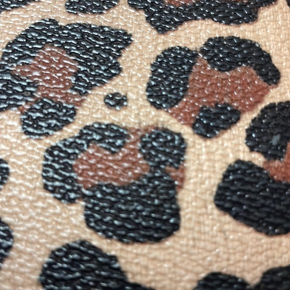 Leopard Vegan Leather Single Zipper Wallet - Picture 4 of 11